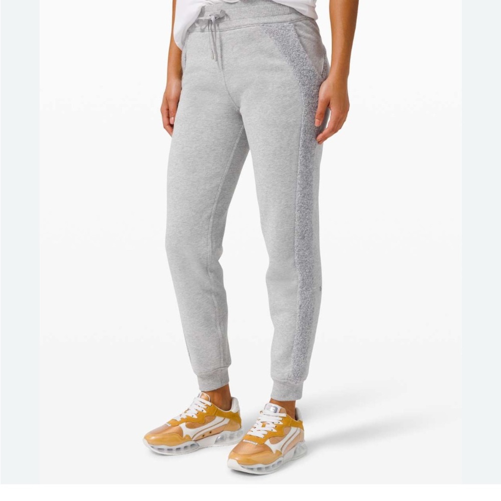 Lululemon scuba Sherpa Light Gray Joggers